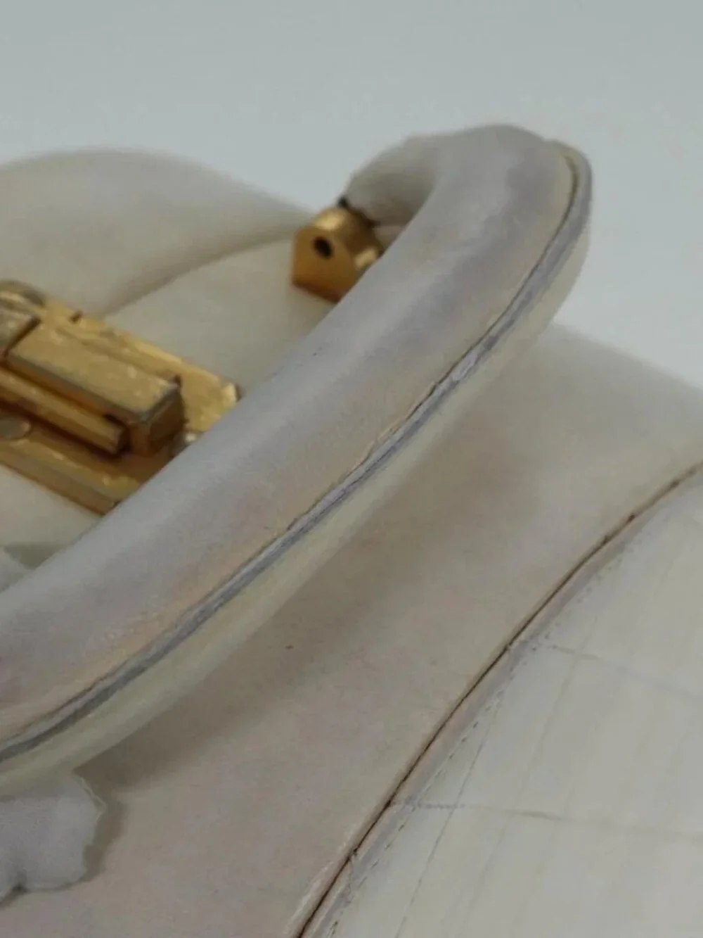 CHANEL Vanity Hand Bag Leather White CC Auth 92088